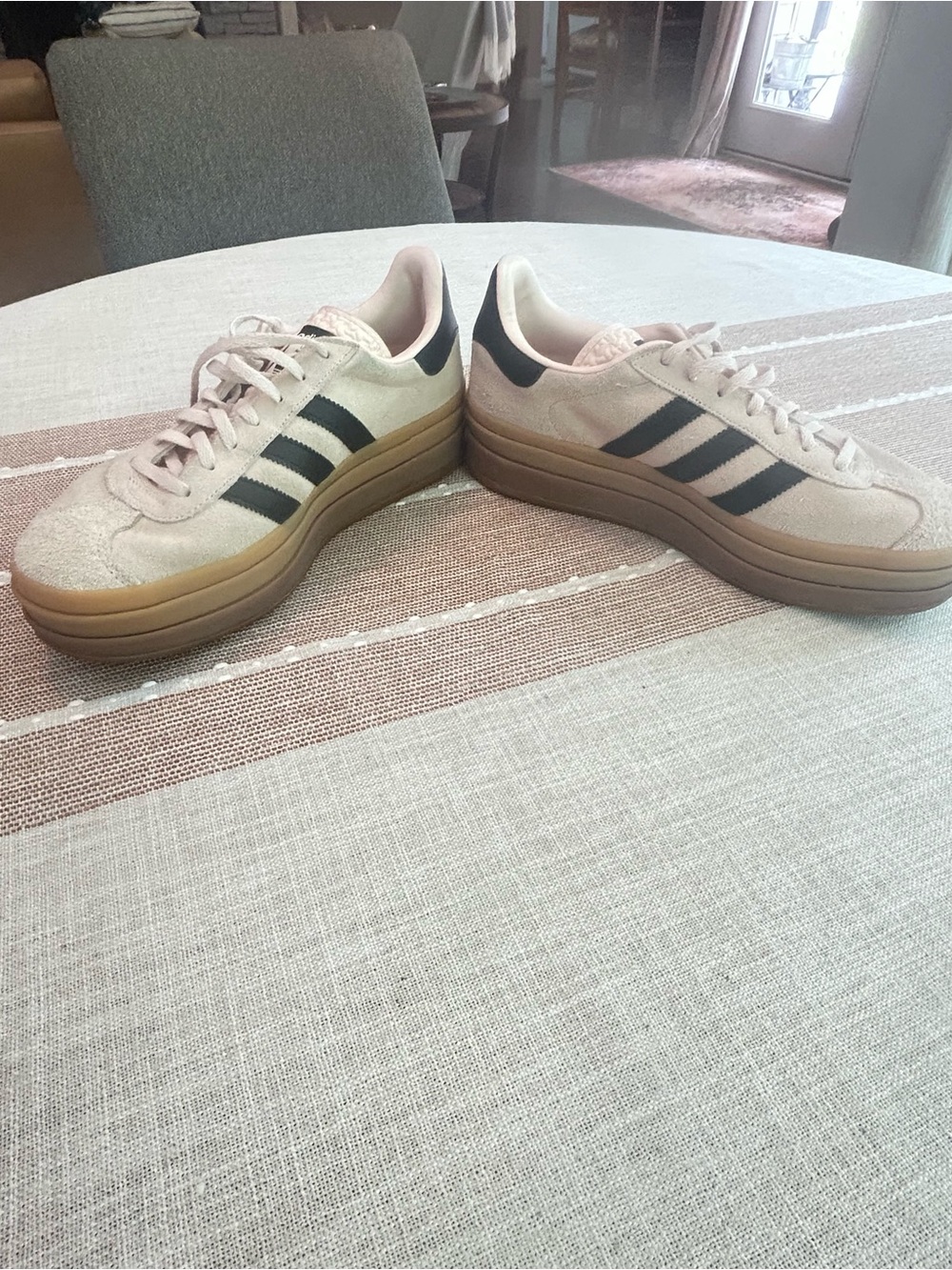 adidas Gazelle Bold Platform Sneaker Size 9.5M, quartz/black - Picture 3 of 12